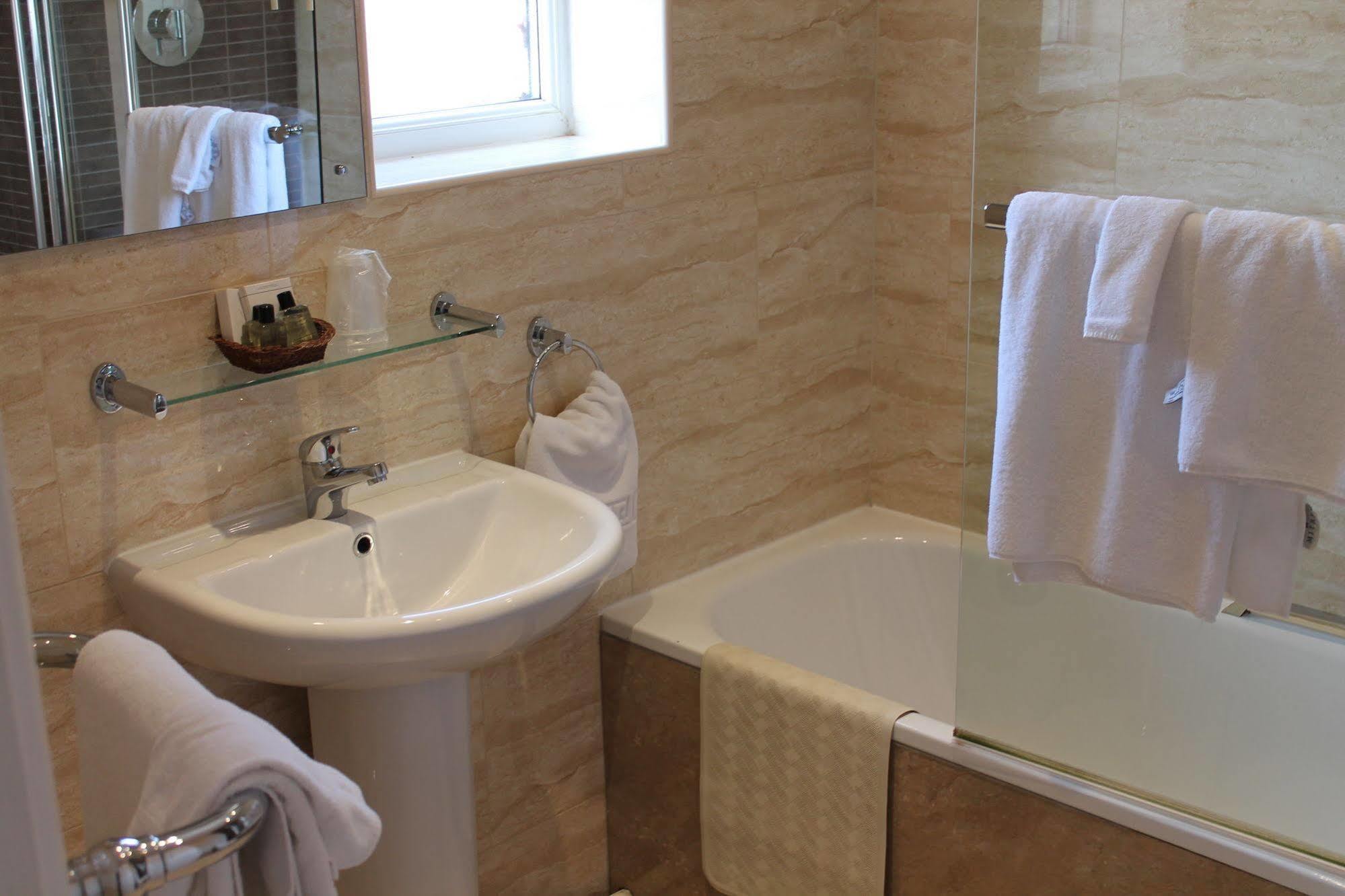 Longview Hotel Натсфорд Экстерьер фото